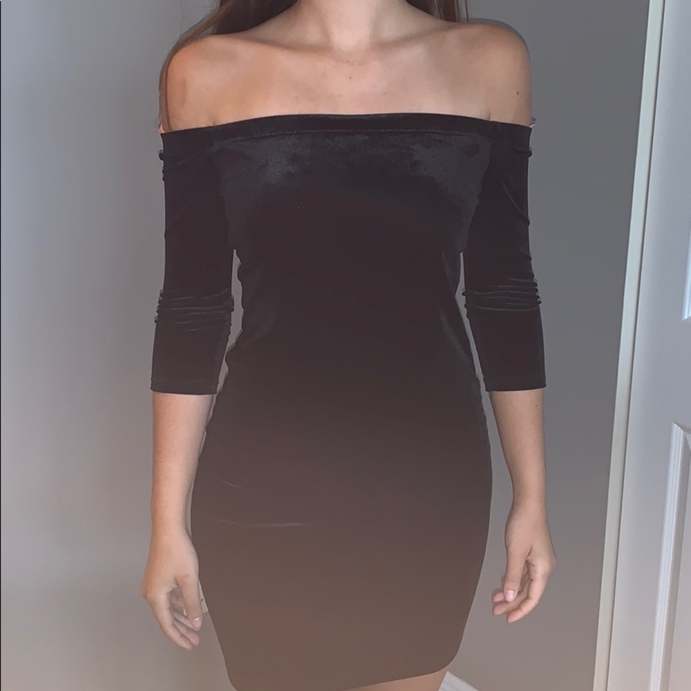 Black velvet bodycon dress
